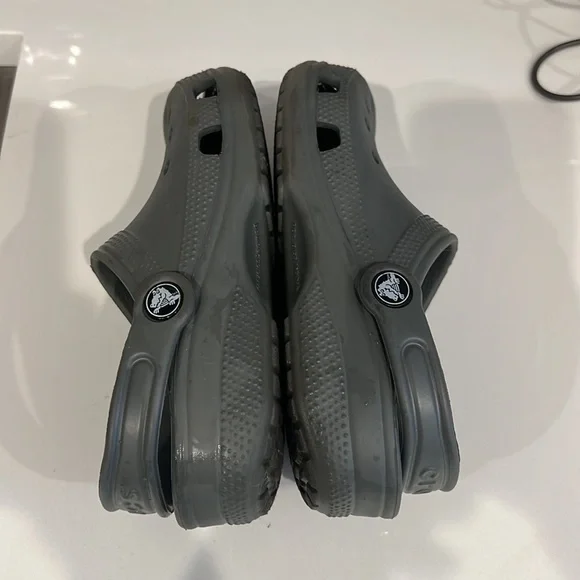 GUC Kids Grey Crocs - Picture 6 of 10